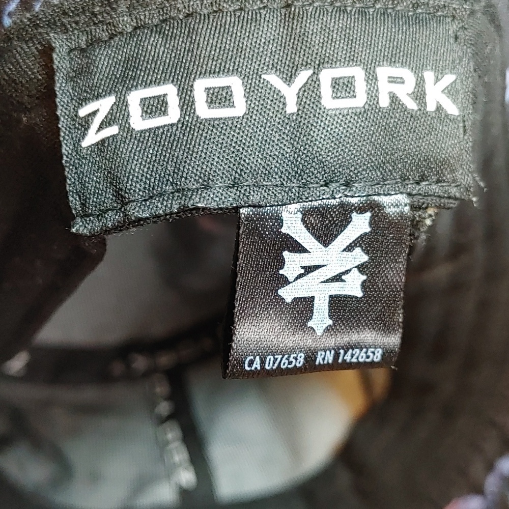 Zoo York Butterfly Black/ Multi coloured Bucket Hat - Picture 7 of 10